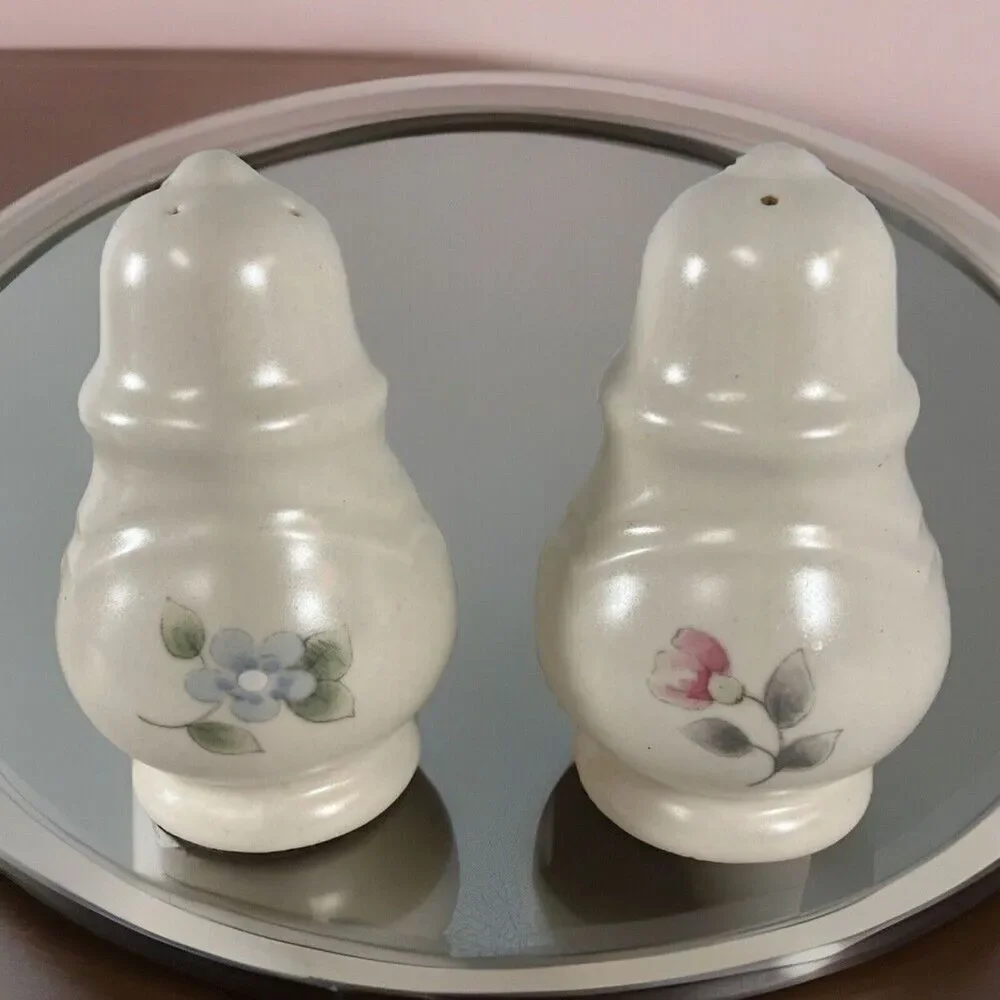PFALTZGRAFF Stoneware Tea Rose Salt & Pepper Shakers Vtg Cottagecore Grannycore